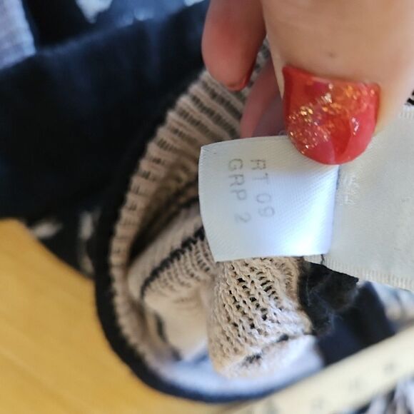 St. John Collection Cardigan Vneck Buttons Black & White Animal Print No Label - Picture 9 of 9